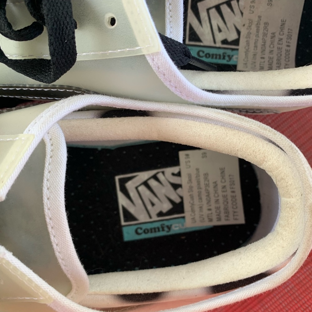 Vans - Picture 2 of 2